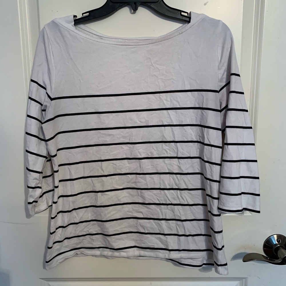 Quarter sleeve striped shirt